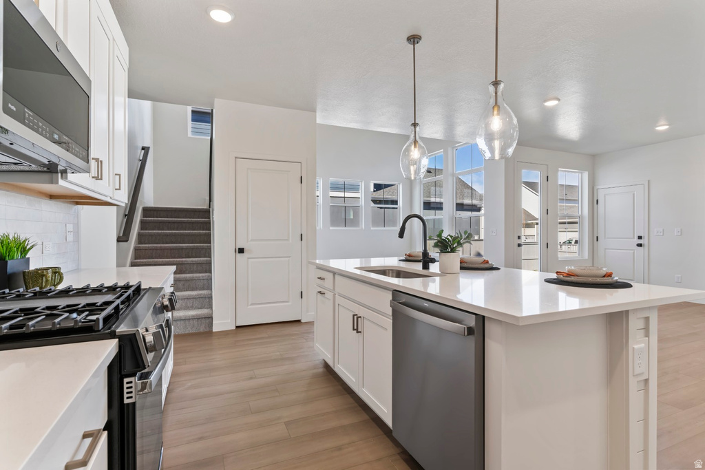 882 W CAROLIINE DR Saratoga Springs, UT 84045