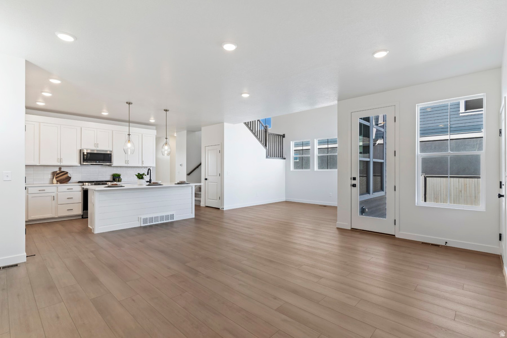 882 W CAROLIINE DR Saratoga Springs, UT 84045