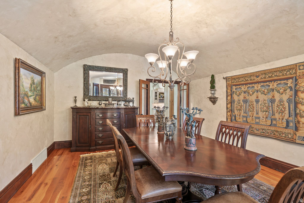 1 PEPPERWOOD POINTE Sandy, UT 84092