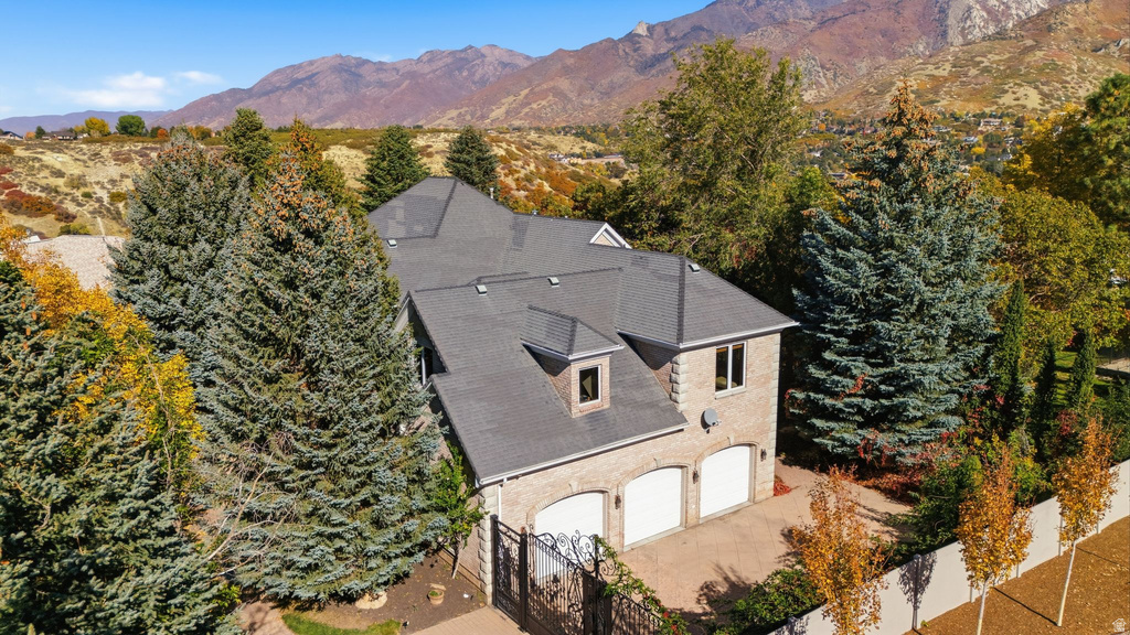 1 PEPPERWOOD POINTE Sandy, UT 84092