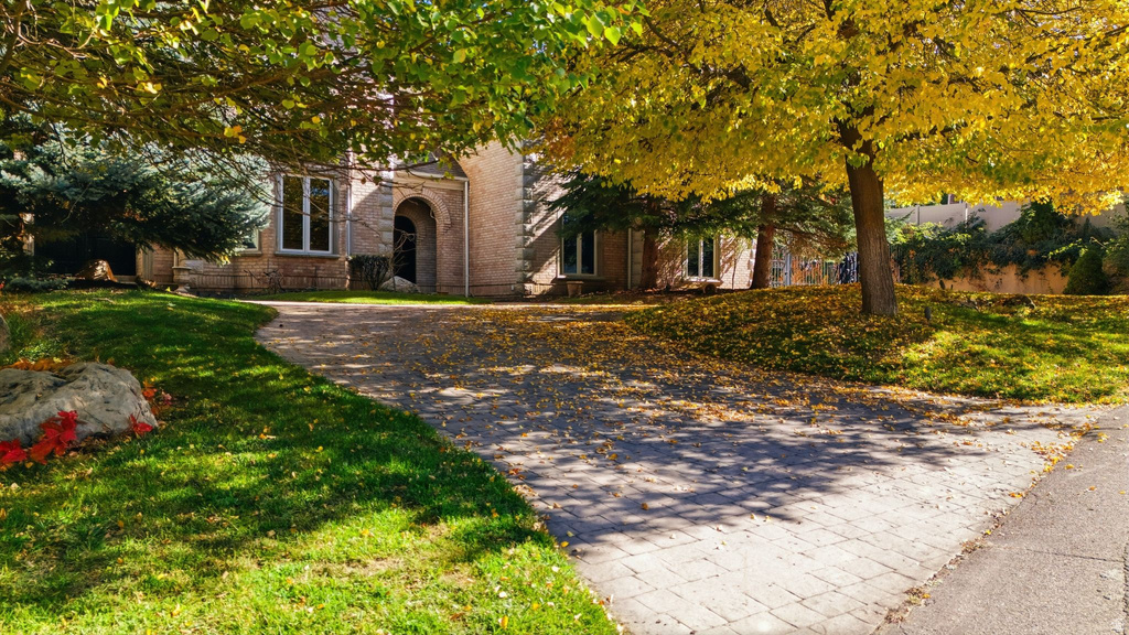 1 PEPPERWOOD POINTE Sandy, UT 84092