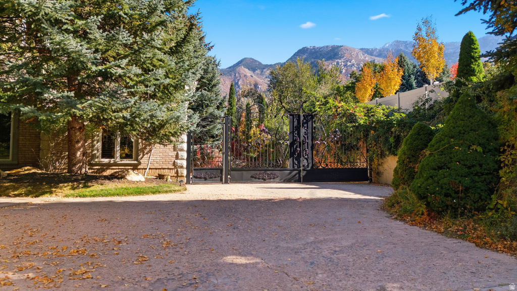 1 PEPPERWOOD POINTE Sandy, UT 84092