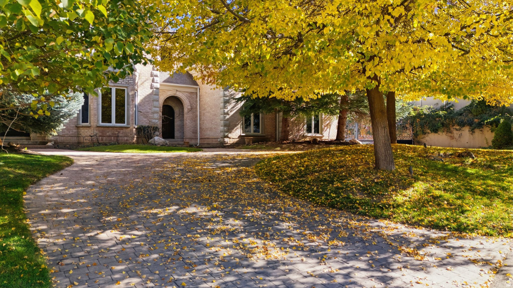 1 PEPPERWOOD POINTE Sandy, UT 84092