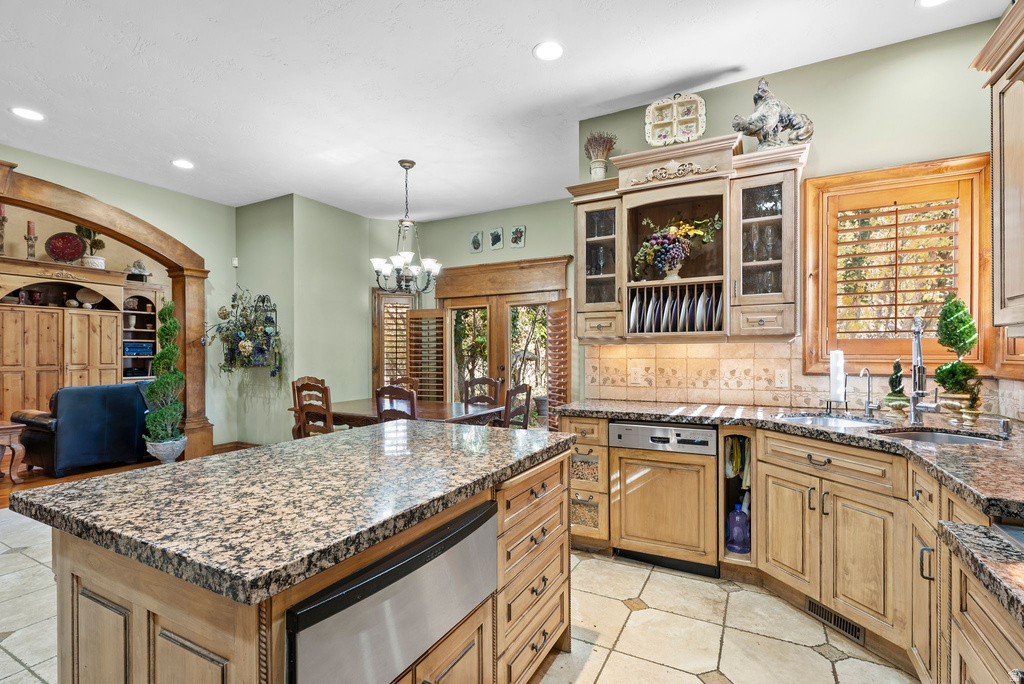 1 PEPPERWOOD POINTE Sandy, UT 84092