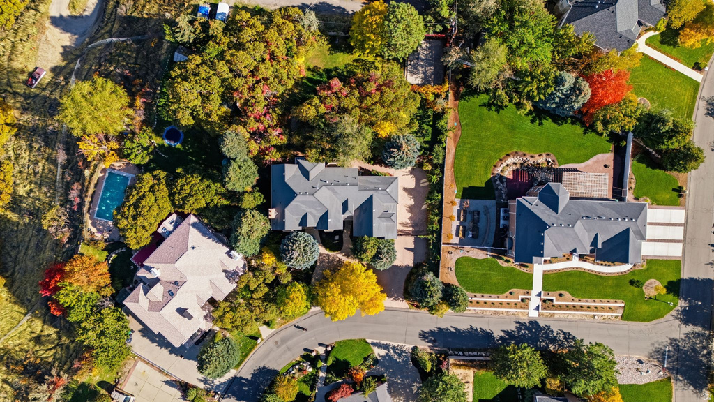 1 PEPPERWOOD POINTE Sandy, UT 84092