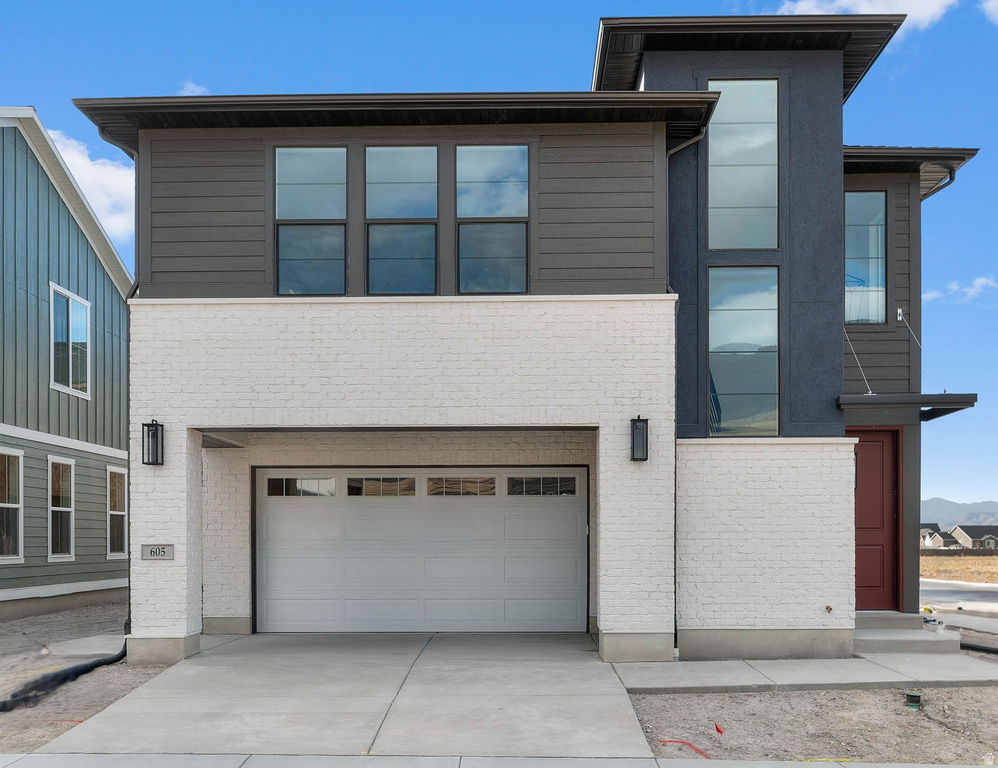 605 N Buffalo Grass Ln