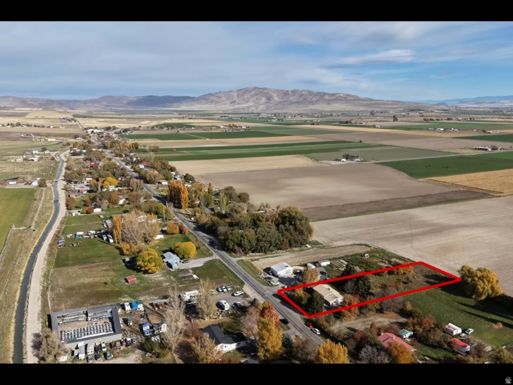 9356 N 11600 W Thatcher, UT 84337