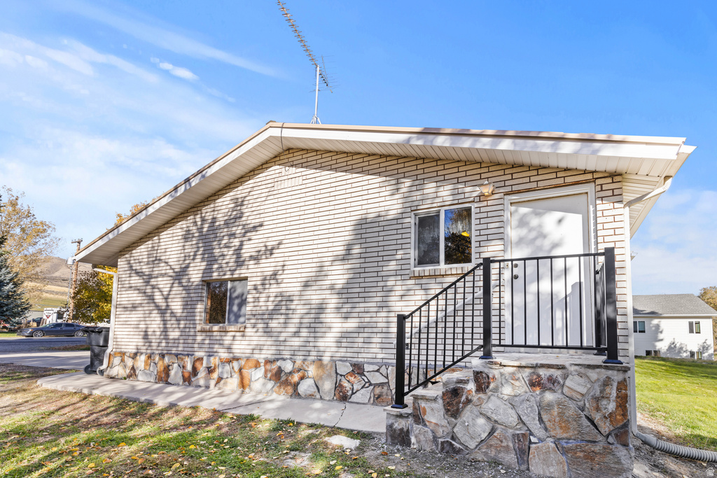 9356 N 11600 W Thatcher, UT 84337
