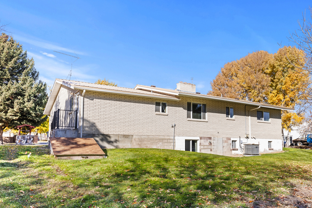 9356 N 11600 W Thatcher, UT 84337