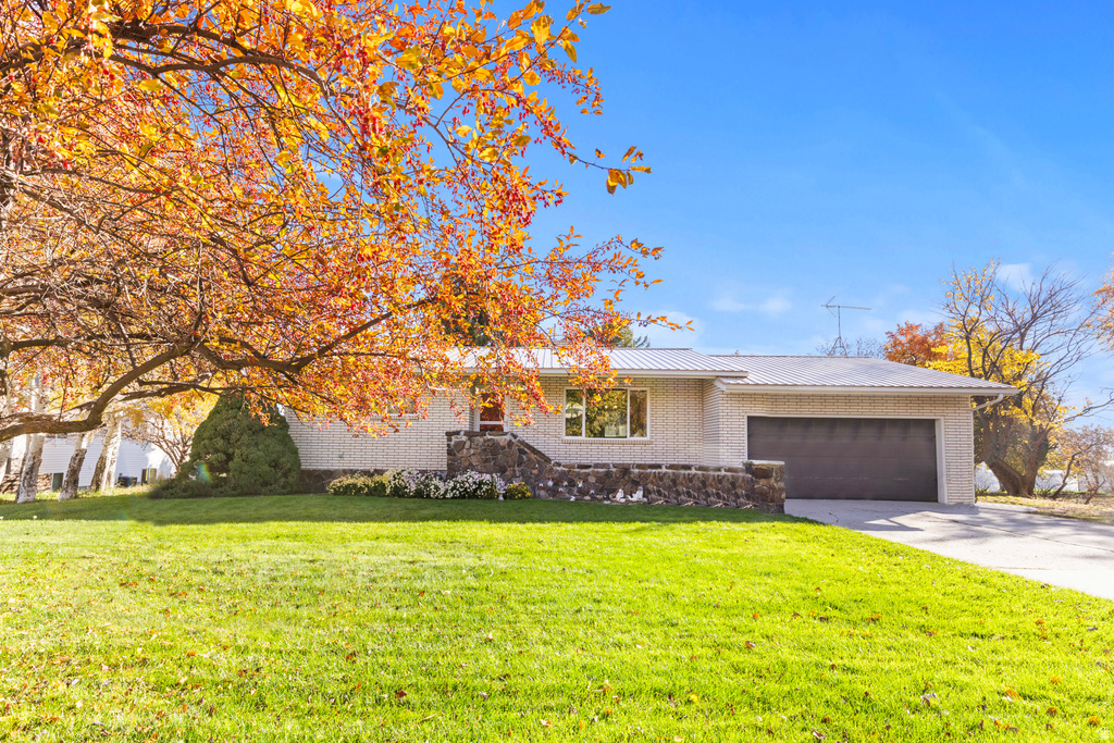 9356 N 11600 W Thatcher, UT 84337