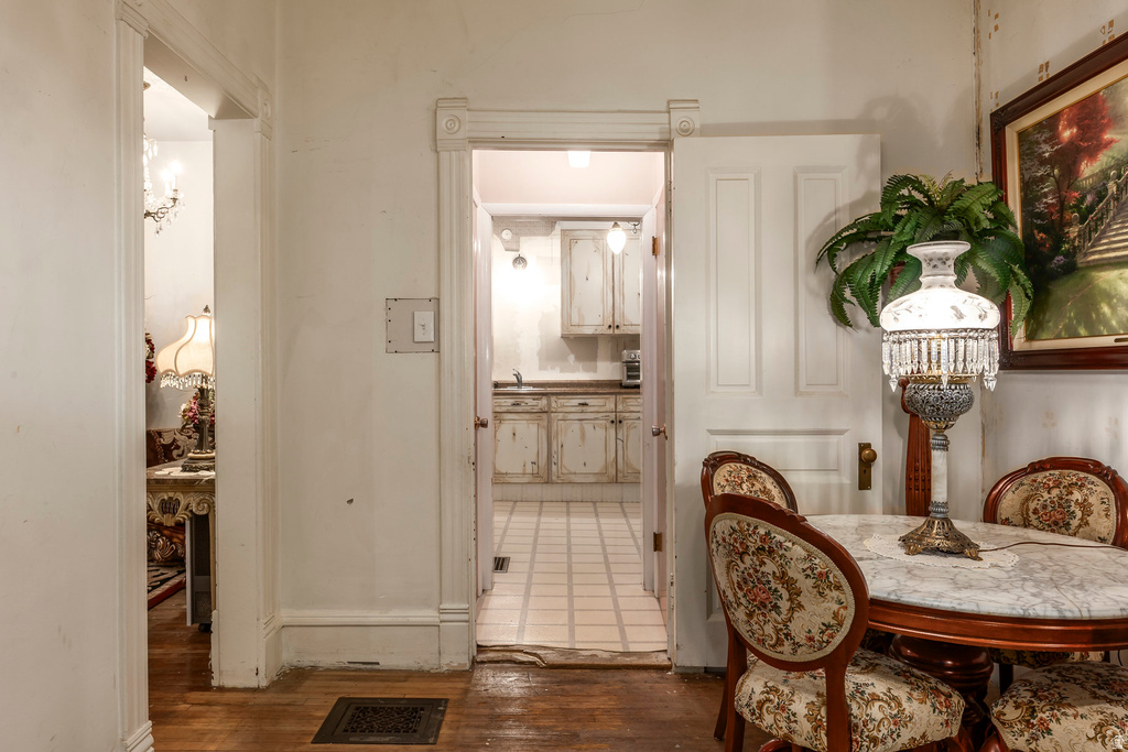 1024 E 1ST AVE Salt Lake City, UT 84103