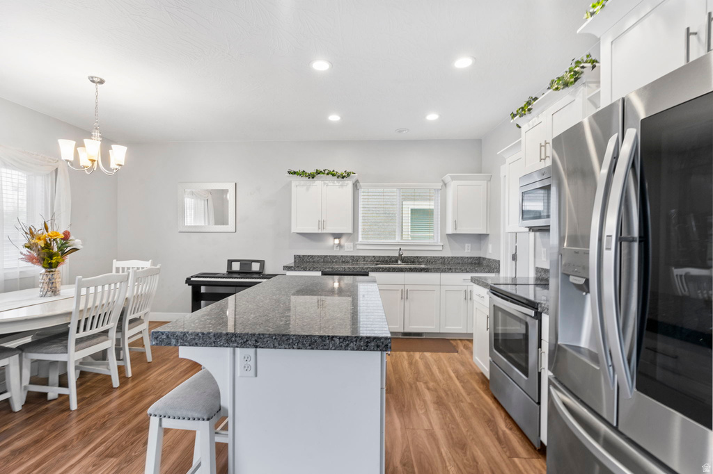 7465 N COTTAGE LN Eagle Mountain, UT 84005