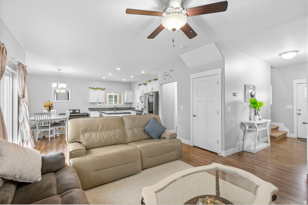 7465 N COTTAGE LN Eagle Mountain, UT 84005