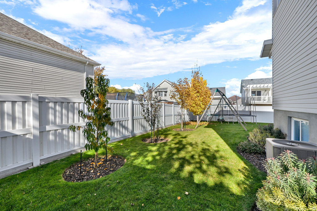 922 W 1420 N Clinton, UT 84015