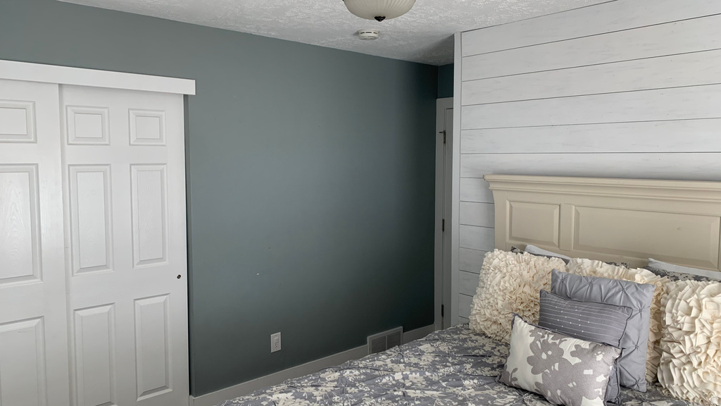 11415 S HAGAN RD Sandy, UT 84092