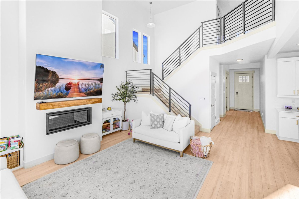 92 N MIDLAND DR Saratoga Springs, UT 84045