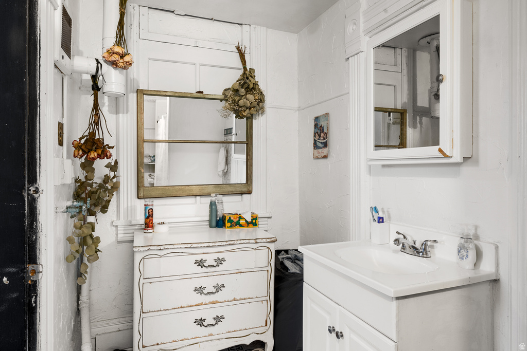 609 E 6TH AVE Salt Lake City, UT 84103