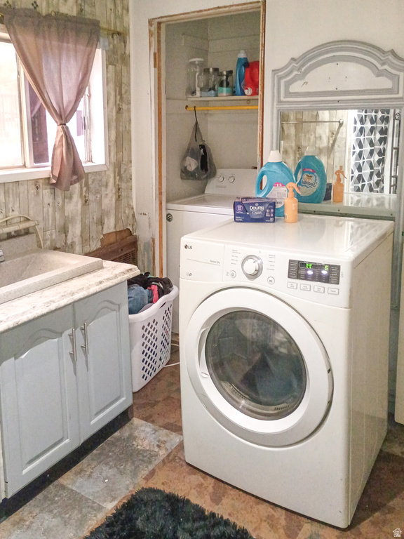 620 EDGEHILL DR East Carbon, UT 84520