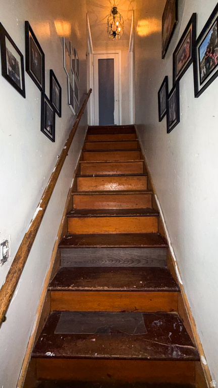 620 EDGEHILL DR East Carbon, UT 84520