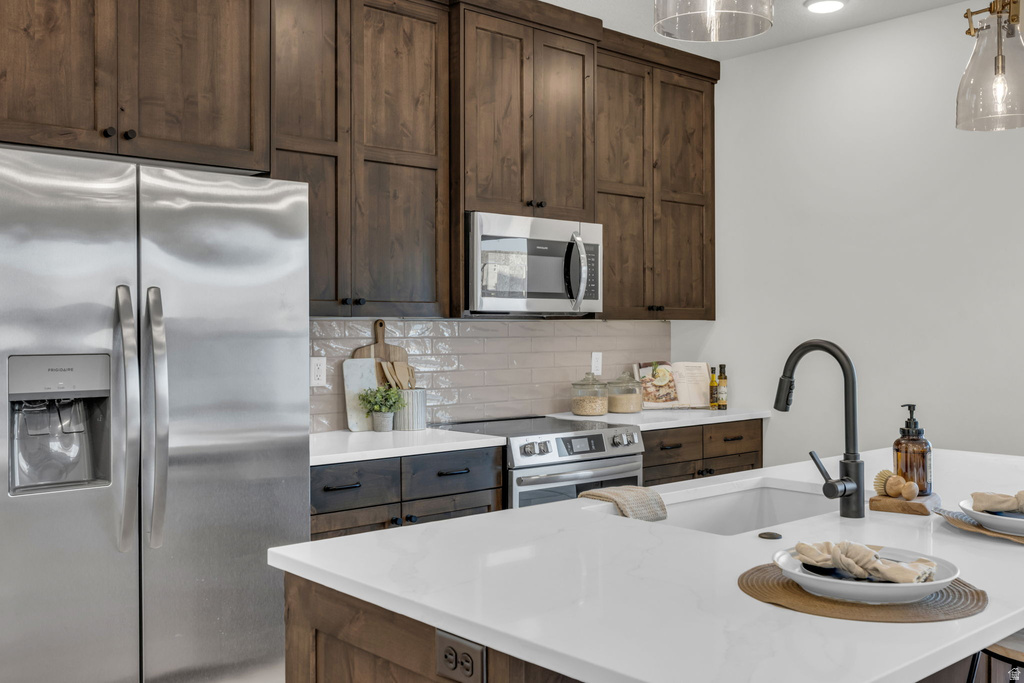 2912 S 3000 W Syracuse, UT 84075