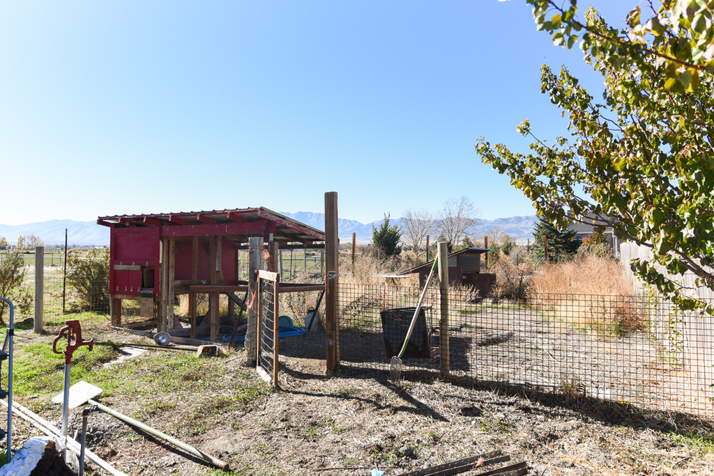 342 S BANISTER LN Grantsville, UT 84029