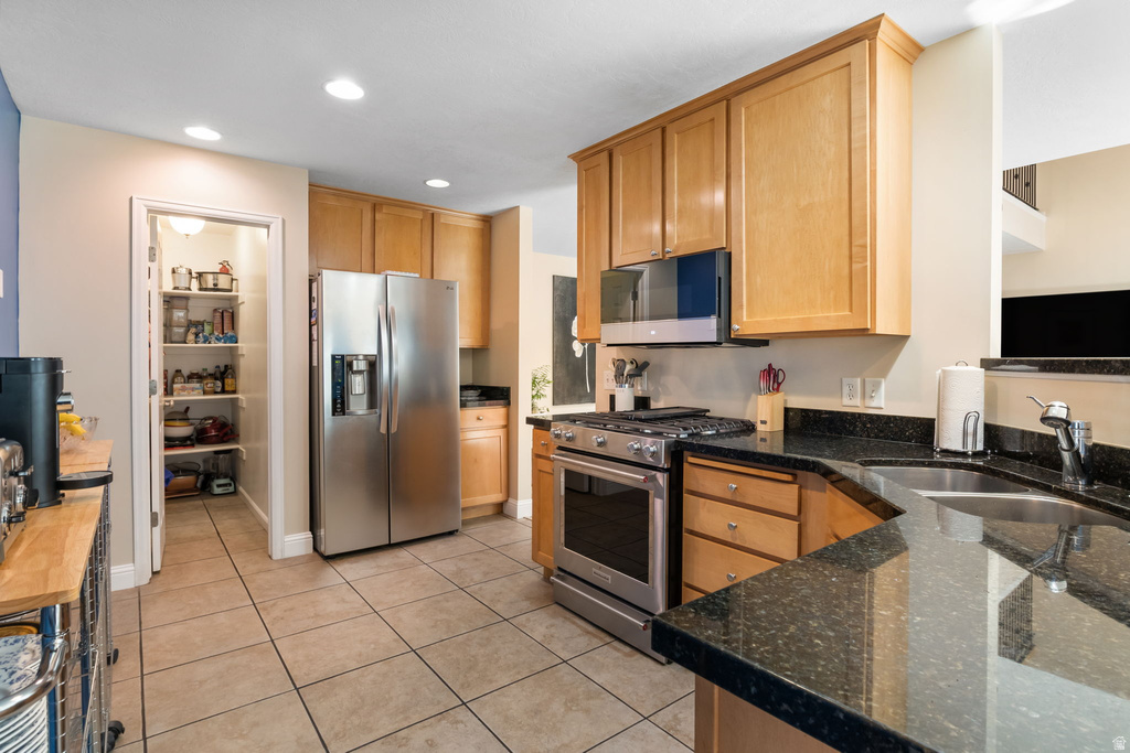 696 E UNION GARDEN CT Midvale, UT 84047