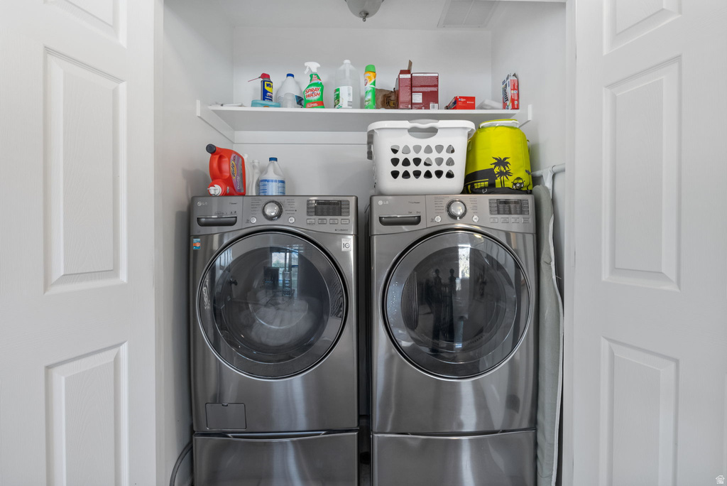 696 E UNION GARDEN CT Midvale, UT 84047