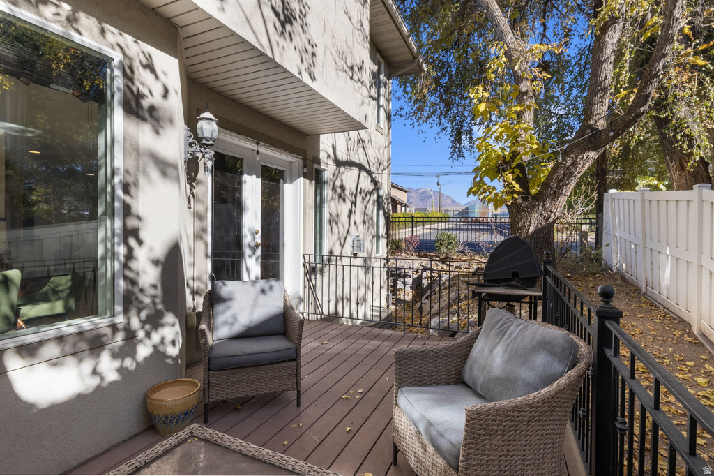 696 E UNION GARDEN CT Midvale, UT 84047