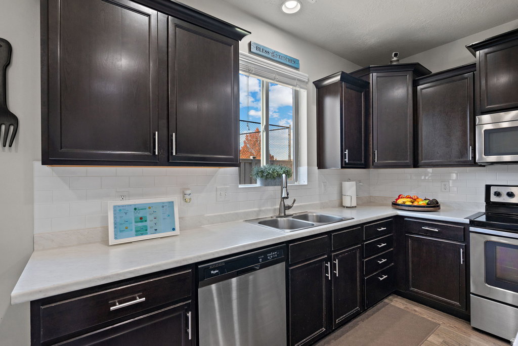 8085 N QUARTERMILE DR Eagle Mountain, UT 84005