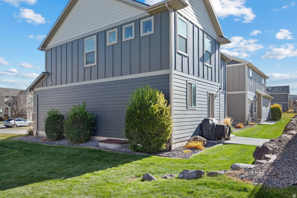 8085 N QUARTERMILE DR Eagle Mountain, UT 84005