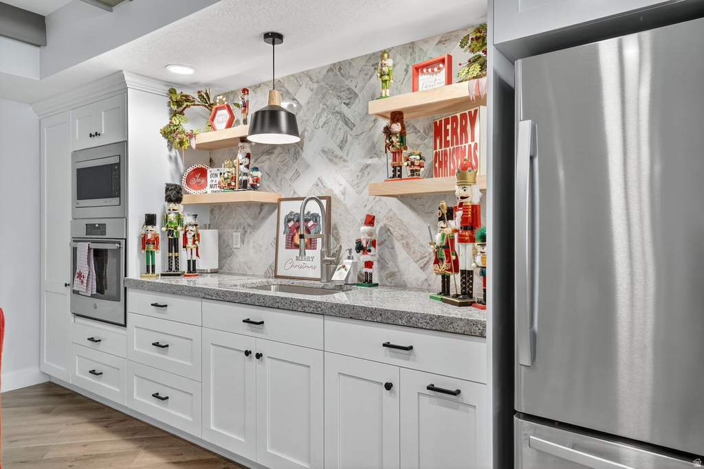 14956 S CASTLE VALLEY DR Bluffdale, UT 84065