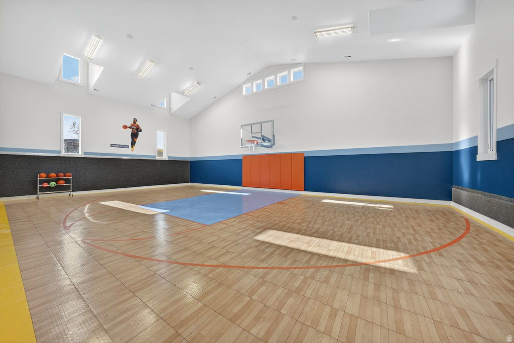 14956 S CASTLE VALLEY DR Bluffdale, UT 84065