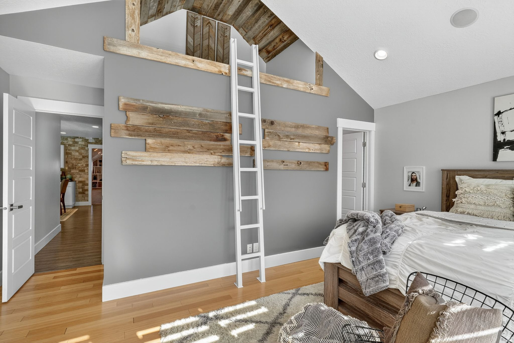 14956 S CASTLE VALLEY DR Bluffdale, UT 84065