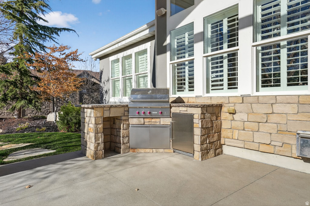 14956 S CASTLE VALLEY DR Bluffdale, UT 84065