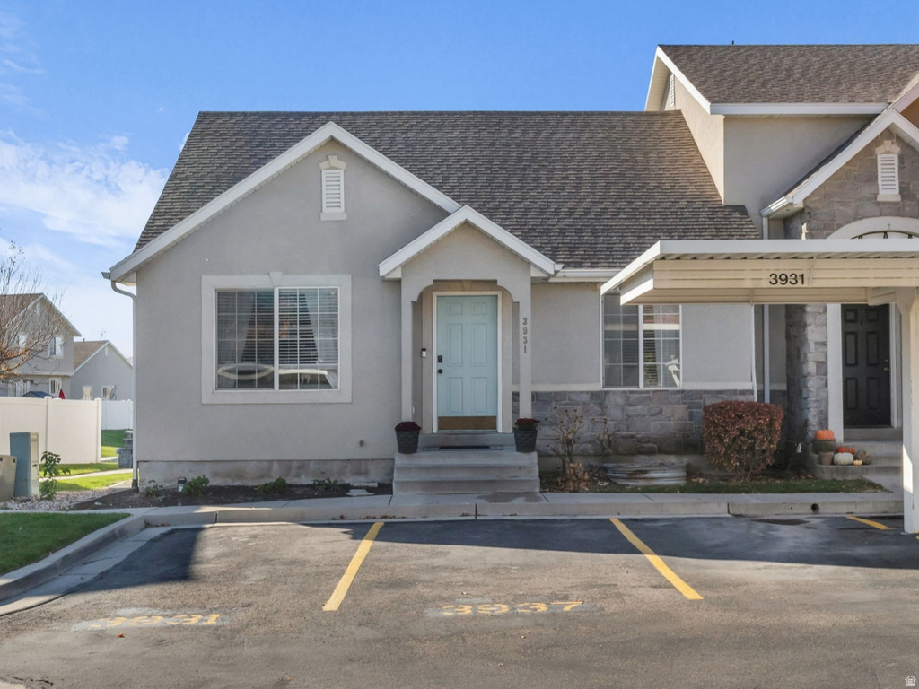 3931 N DAVENCOURT LOOP Lehi, UT 84048