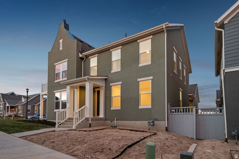 11363 S OFFSHORE WAY #381 South Jordan, UT 84009