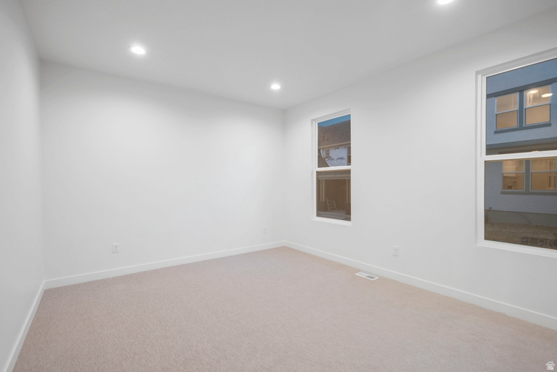 11363 S OFFSHORE WAY #381 South Jordan, UT 84009