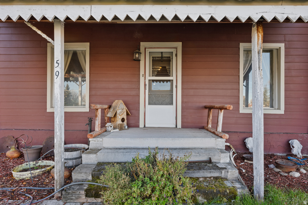 59 W 1ST S Paris, ID 83261