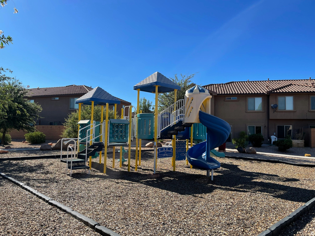 2577 N BELLA VISTA DR Santa Clara, UT 84765