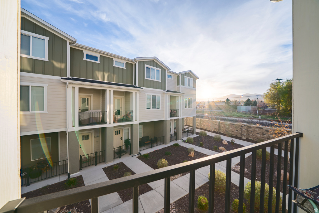 6160 S MIRAMONTE WAY #T30 Kearns, UT 84118