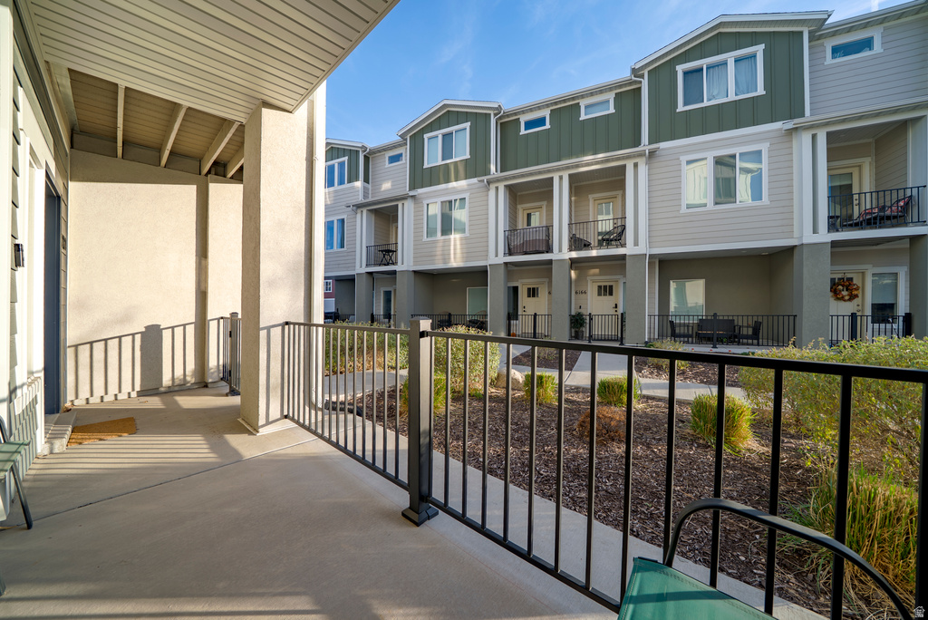 6160 S MIRAMONTE WAY #T30 Kearns, UT 84118