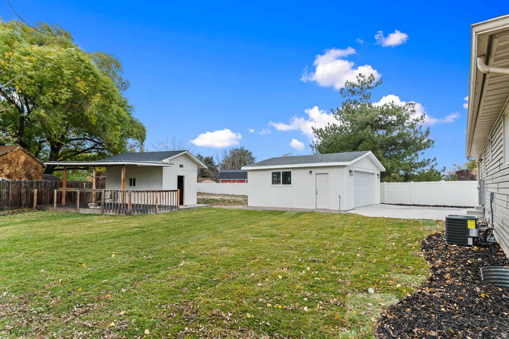 8026 S LAGUNA CIR West Jordan, UT 84088