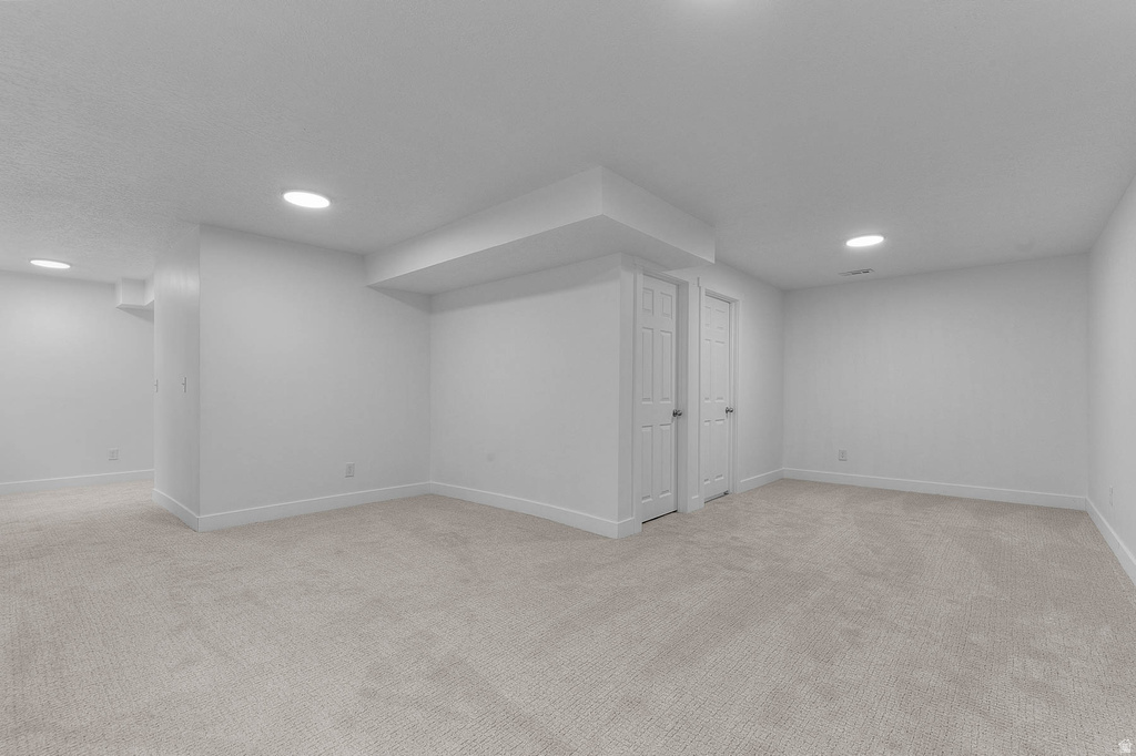 8026 S LAGUNA CIR West Jordan, UT 84088