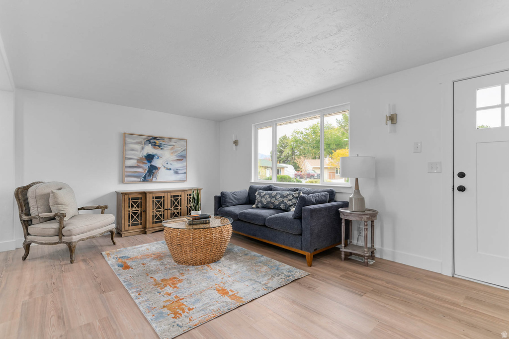 8026 S LAGUNA CIR West Jordan, UT 84088