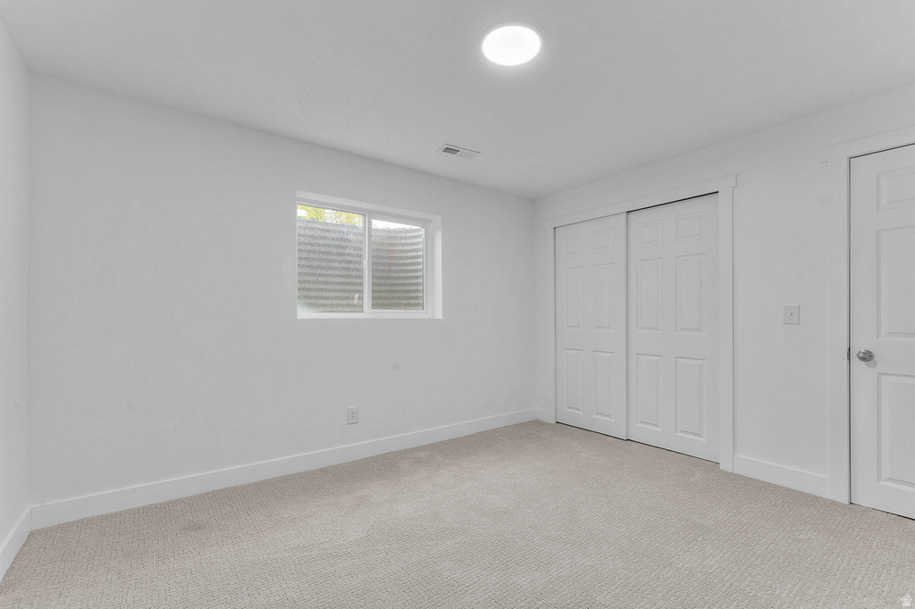 8026 S LAGUNA CIR West Jordan, UT 84088