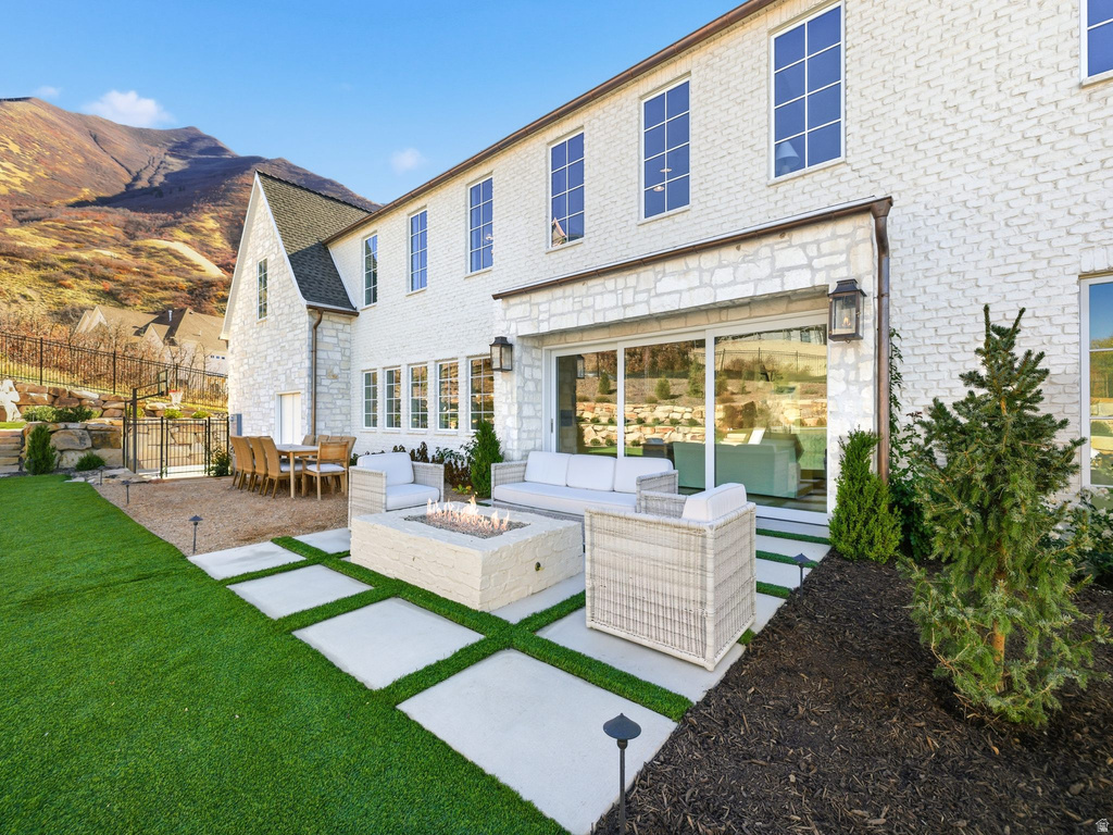 251 E MAPLE RIDGE DR Mapleton, UT 84664