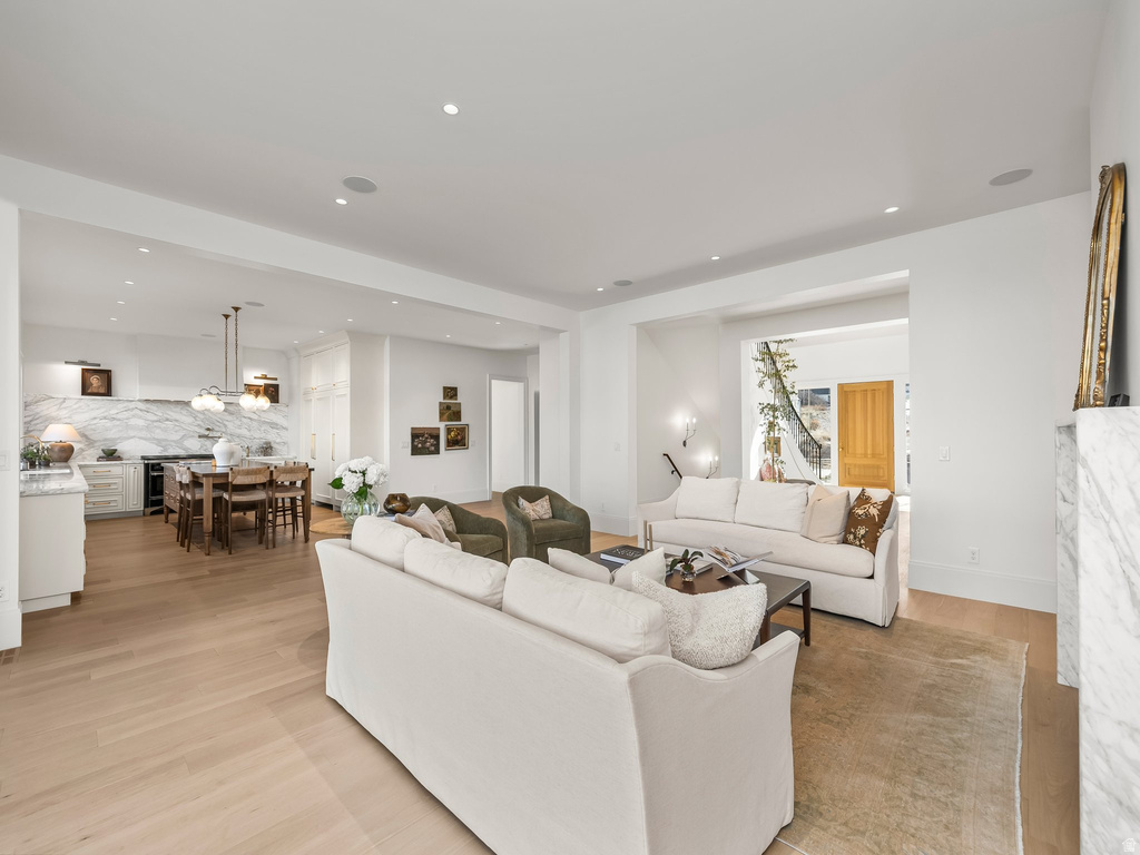 251 E MAPLE RIDGE DR Mapleton, UT 84664