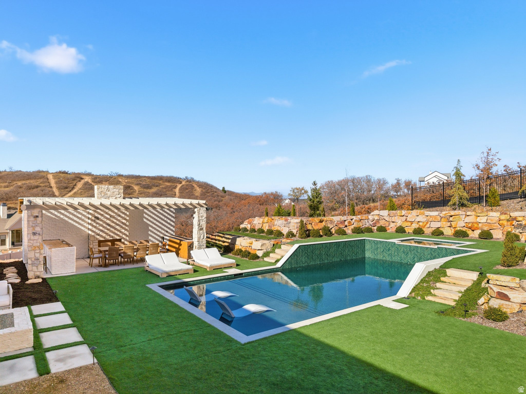 251 E MAPLE RIDGE DR Mapleton, UT 84664