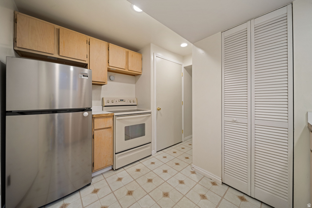 1377 W PINEWOOD DR Taylorsville, UT 84123