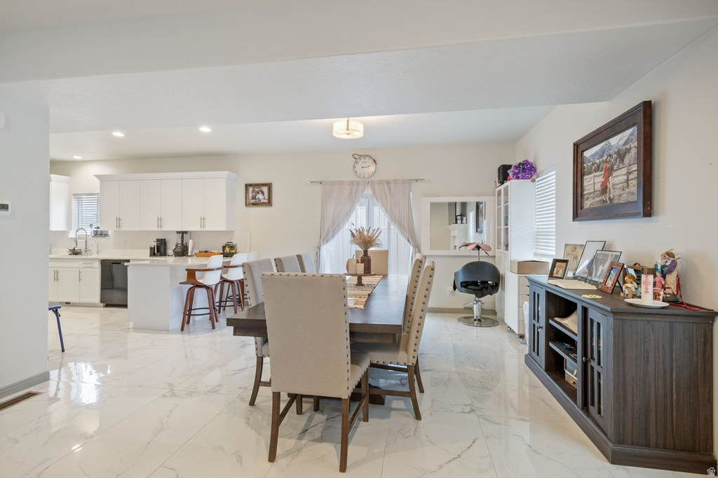 5924 S CAMI DAWN CT Kearns, UT 84118